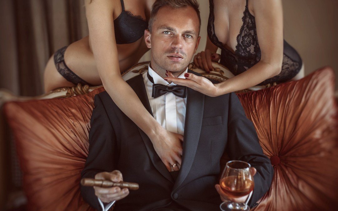 Male cam model tips: 6 ways to succeed on Chaturbate Who can become a Chaturbate model?